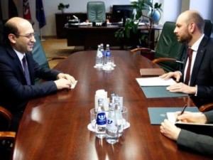 Armėnijos ambasadorius informavo Lietuvos užsienio reikalų viceministrą apie Azerbaidžano agresiją